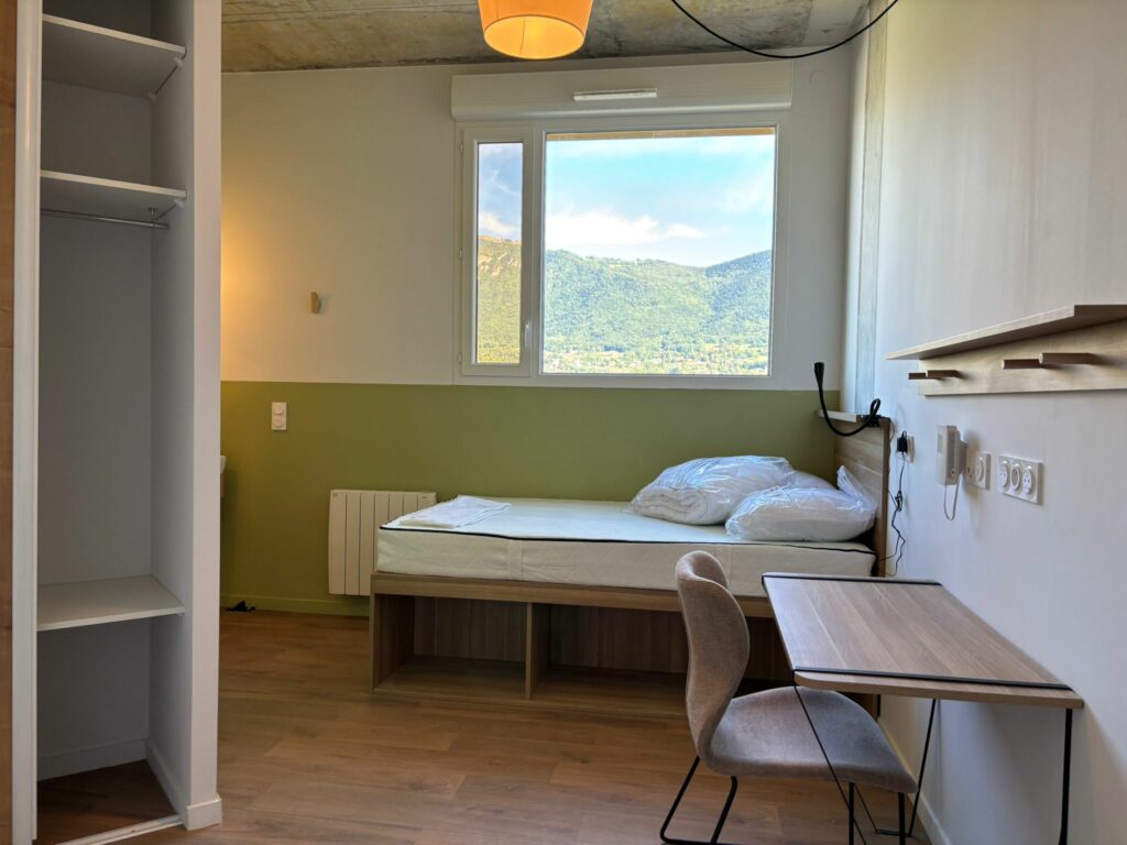 WhatsApp Image 2025-09-12 at 16.01.36 (1)